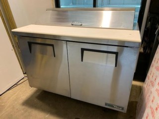 (TRUE) 48'' 12/PAN SALAD/SANDWICH PREP TABLE