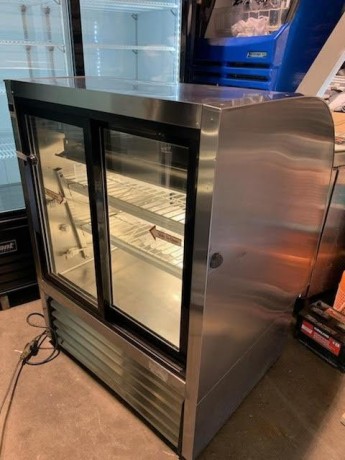 true-stainless-steel-curved-glass-display-cooler-big-2