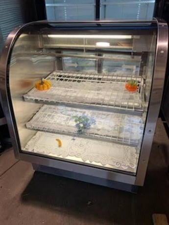 true-stainless-steel-curved-glass-display-cooler-big-0
