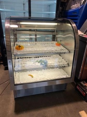 true-stainless-steel-curved-glass-display-cooler-big-1