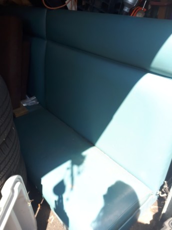 vintage-retro-restaurant-booths-2-big-1