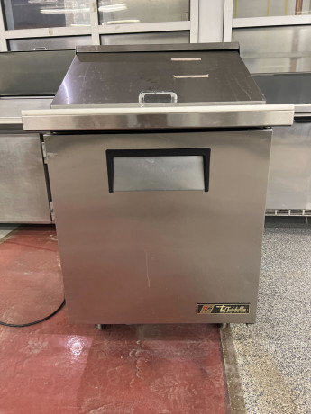 used-true-tssu-27-12m-b-hc-27-sandwichsalad-prep-table-big-0