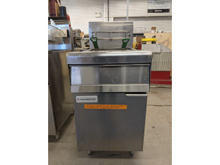 USED Frymaster MJCFSE Deep Fryer - High-Performance Commercial Cooking - like NEW
