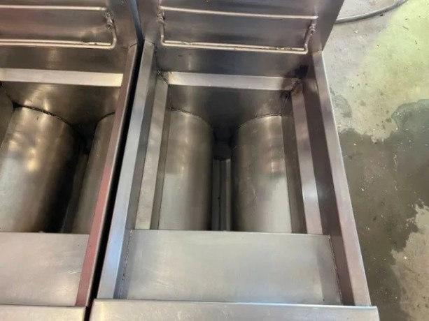 2-x-frymaster-deep-fryers-big-1