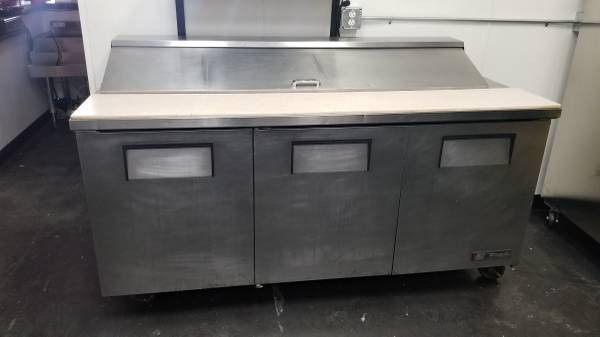 3-door-refrigerated-sandwich-prep-table-big-0