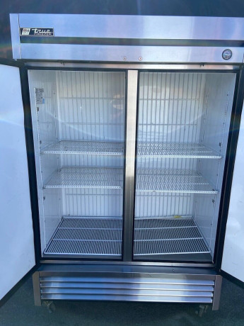 2-door-freezer-true-t-49f-stainless-steel-reach-in-upright-54-on-wheels-big-1