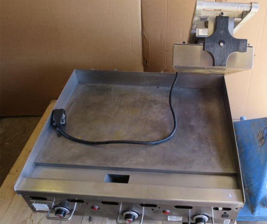 vulcan-36-natural-gas-griddle-w-clamshell-electric-griddle-top-big-0