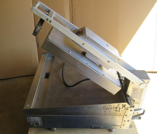 vulcan-36-natural-gas-griddle-w-clamshell-electric-griddle-top-big-1